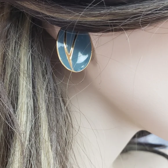 Vintage Green and Gold Cloisonnè Oval Shaped Earrings - Pierced - Picture 10 of 10